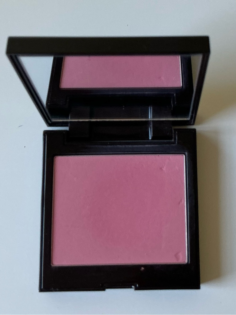Laura Mercier Color Infusion blush in Strawberry